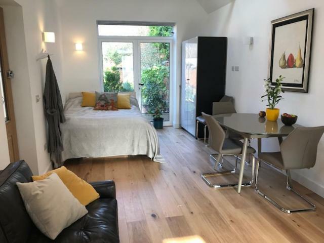 The Coach House 75 Epsom Road Lejlighed Guildford Eksteriør billede